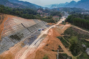 Tiến độ cao tốc 11.000 tỷ 3 mục tiêu: Kết nối trực tiếp 2 vùng kinh tế, 4 địa phương, 3 cửa khẩu nước láng giềng