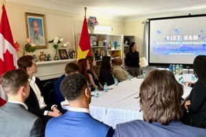 Quốc gia có GDP hơn 2.200 tỷ USD bất ngờ cử phái đoàn đến Việt Nam tìm cơ hội giảm phụ thuộc vào Mỹ
