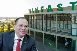 VinFast tuyển 300 lao động tại quê nhà tỷ phú Phạm Nhật Vượng, chuẩn bị xuất xưởng chiếc xe điện đầu tiên