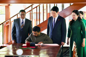 Chủ tịch nước Lương Cường cùng Tổng thống Sri Lanka thăm Khu di tích Chủ tịch Hồ Chí Minh