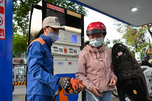 Giá xăng giảm 50-80 đồng/lít, dầu diesel giảm 170 đồng/lít
