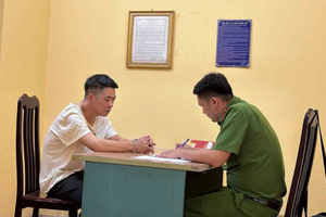 Đề nghị cá nhân, tổ chức đưa tiền cho 3 cán bộ xã này ở Hà Nội, nhanh chóng liên hệ cho Công an qua SĐT: 098.522.0011