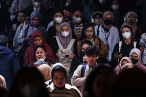 Nền kinh tế lớn nhất Đông Nam Á lung lay: Tăng trưởng GDP chạm đáy, người dân thắt chặt chi tiêu, loạt chỉ số lao dốc không phanh
