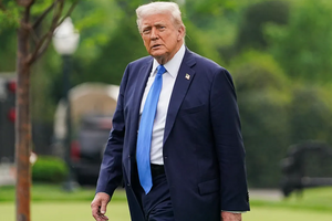 Ông Trump tuyên bố thẳng 'kinh tế tốt là nhờ mình, xấu là do ông Biden'