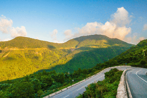 Cung đường đèo ven biển đẹp nhất Việt Nam, sở hữu hầm đường bộ dài nhất Đông Nam Á, chi phí đầu tư xây dựng hơn 3.000 tỷ đồng