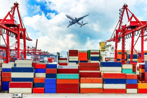 Doanh nghiệp Việt dồn toàn lực, xuất khẩu tăng trưởng ấn tượng 20% bất chấp bão thuế quan toàn cầu