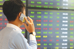Nhận định chứng khoán 7/5: 'Nín thở' chờ đàm phán thuế Mỹ