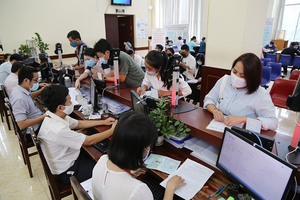 Chính thức từ 15/6, cán bộ thực hiện 13 hành vi này có thể bị bãi nhiệm, kể cả vi phạm lần đầu