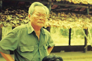 Nhà văn nổi tiếng là con chủ tiệm vàng, từng đi bộ đội: Nhân vật quen thuộc với nhiều thế hệ học sinh, con trai là 'đạo diễn bạc tỷ'