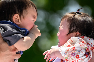 Nền kinh tế lớn thứ 4 thế giới lung lay: Người dân nợ nần ngập đầu, số lượng trẻ em bất ngờ giảm sốc với tốc độ không tưởng