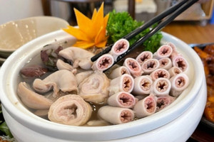 Quán Lòng Chát cơ sở TP Hồ Chí Minh vừa đón đoàn kiểm tra an toàn thực phẩm đột xuất