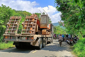 Vụ hàng trăm người dân Lâm Đồng chặn xe đầu kéo khai thác cát: Doanh nghiệp khẳng định có giấy phép đầy đủ