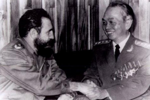 Vị lãnh tụ Cuba từng là nguyên thủ nước ngoài đầu tiên và duy nhất vượt Vĩ tuyến 17, tới vùng chiến sự Việt Nam giữa chiến tranh khốc liệt