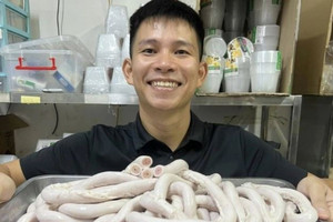 Chủ quán Lòng Chát xin lỗi vì nói quá về bộ lòng se điếu dài 40 mét, thực chất chỉ khoảng hơn 20 mét