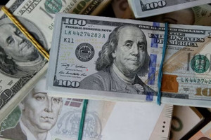 Ukraine tính chuyện từ bỏ đô la Mỹ vì thay đổi địa - chính trị
