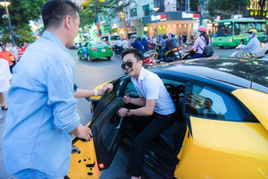 Tay chơi siêu xe nổi tiếng nhất Việt Nam, có mẹ là 'người đàn bà thép' của ngành BĐS nhưng cuộc sống không hào nhoáng như tin đồn