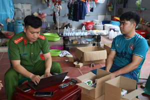 Triệt phá xưởng mỹ phẩm giả quy mô lớn tại Bắc Giang, hơn 100.000 đơn hàng đã được bán trót lọt
