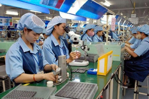 Chủ tịch VCCI Phạm Tấn Công: Chưa từng thấy dòng tiền vào tiết kiệm, vàng, đô la nhiều như hiện nay