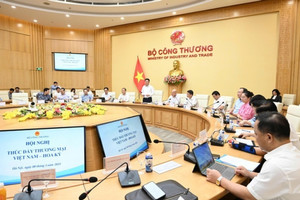 Đoàn đàm phán Chính phủ họp với các 'ông lớn' xuất khẩu hàng sang Mỹ