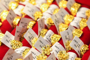 Giá vàng hôm nay 9/5/2025: Thế giới rơi nhanh, SJC giảm gần 2 triệu đồng/lượng