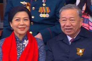 Tổng Bí thư Tô Lâm và Phu nhân dự lễ duyệt binh tại Quảng trường Đỏ