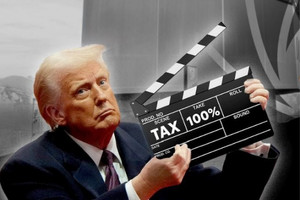Ông Trump vừa tuyên bố áp thuế nhập khẩu 100% với 1 mặt hàng đặc biệt, chuyên gia pháp lý cho rằng ông đã vi phạm luật pháp hiện hành