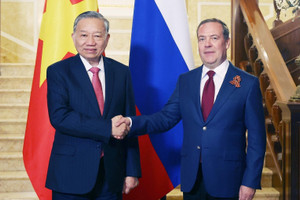Tổng Bí thư Tô Lâm gặp Chủ tịch Đảng nước Nga Thống nhất Medvedev