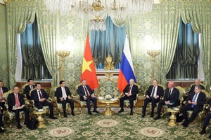 Tổng Bí thư đề nghị Nga xem xét miễn thị thực cho công dân Việt Nam