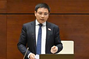 Tranh luận trường công, bệnh viện công vẫn phải 'cõng' thêm thuế