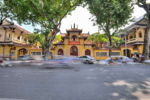 Ngôi chùa hơn 500 tuổi được mệnh danh là cổ tự linh thiêng nhất Thủ đô, tọa lạc giữa trung tâm phố cổ, được chọn làm nơi cung nghinh xá lợi Đức Phật ở Hà Nội