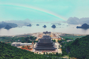 Từ ngày 17/5, ngôi chùa lớn nhất thế giới tại Việt Nam sẽ miễn phí hoàn toàn vé du thuyền và xe điện nội khu cho du khách tới tham quan, chiêm bái