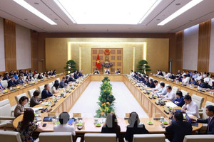 Thủ tướng họp bàn với 50 doanh nghiệp lớn của Mỹ như Boeing, Abbott, Excelerate Energy, Coca-Cola...