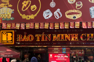 Giá vàng giảm mạnh từ đỉnh 124 triệu đồng/lượng, nhiều người tranh thủ mua vào