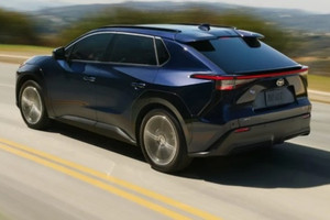 Toyota 'lột xác' dòng xe điện duy nhất đang bán tại Mỹ: Đổi tên, nâng tầm để cạnh tranh Tesla và GM