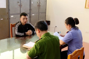 Bắt Hứa Văn Hội (2001) cùng 3 đồng phạm