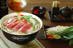Khách Việt bất ngờ khi ăn bát phở bò ở sân bay Thái chỉ 70.000 đồng, rẻ hơn Nội Bài 4 lần