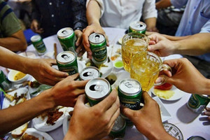 Ngành bia Việt Nam trước ngã rẽ sống còn: Heineken, Sabeco, Habeco... xoay xở thế nào giữa gọng kìm chính sách?