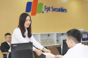 Chứng khoán FPT (FPTS) muốn vay ACB 2.000 tỷ đồng để đầu tư trái phiếu, cho vay ký quỹ