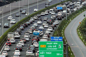 Ô tô cũ vào nội đô: Phải bước qua 'ải' khí thải