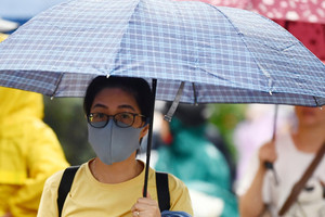 Dự báo thời tiết 16/5/2025: Mưa lớn cục bộ tiếp diễn ở miền Bắc, Nam Bộ 35 độ