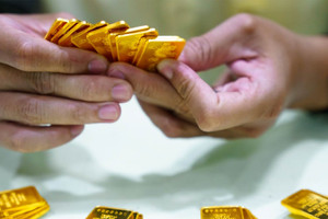 Giá vàng SJC vọt tăng 3 triệu đồng/lượng rồi đột ngột giảm sâu