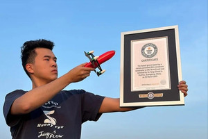 Láng giềng Việt Nam chế tạo thành công máy bay không người lái siêu nhẹ, nặng chưa đến 250gram nhưng đạt tốc độ gần 360km/h