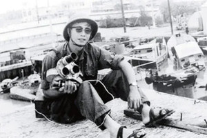 NSND mang hàm Đại tá là người ghi lại khoảnh khắc quý giá trong ngày chiến thắng 30/4/1975 tại Sài Gòn, được trao hàng loạt giải thưởng điện ảnh cao quý