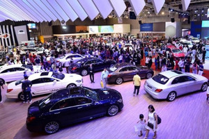 Xe nhập khẩu 'soán ngôi' lắp ráp, các hãng ô tô Việt đua nhau tung các chương trình khuyến mãi 'chưa từng có'