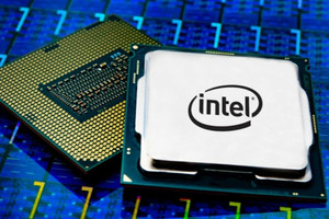 Intel đang hoài nghi chính ‘cứu tinh’ của mình: Chuyện gì đang xảy ra với xưởng đúc chip?