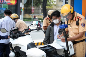 Thiếu tướng Công an đề xuất tăng mức phạt vi phạm giao thông lên 200 triệu đồng, đại biểu Đồng Tháp bày tỏ lo ngại