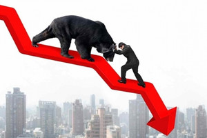VN-Index thủng mốc 1.300 điểm, nhóm bất động sản 'gánh' thị trường