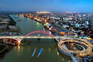 Chính phủ đề xuất chuyển tiếp cơ chế đặc thù tại 5 thành phố lớn sau sáp nhập