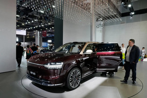 Đánh bại BMW, đối tác của Huawei bất ngờ trở thành thương hiệu xe sang bán chạy nhất thị trường tỷ dân
