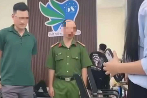 Bộ Công an đình chỉ công tác một cán bộ